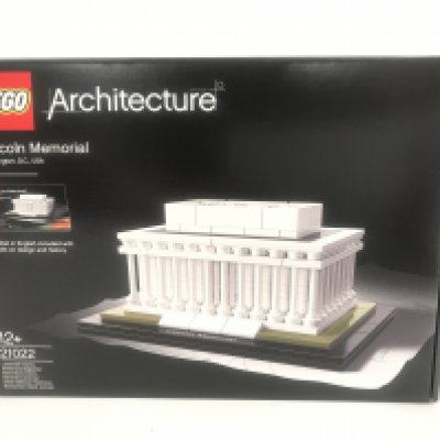 A Boxed And Sealed Lego Architecture Lincoln Memorial #21022.