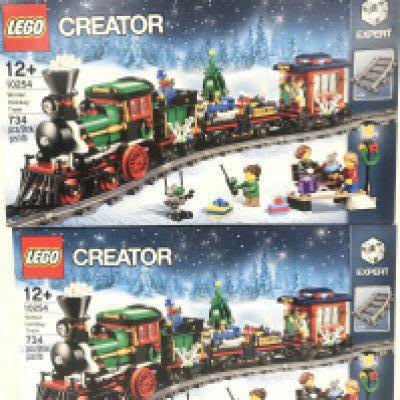 2 X Boxed And Sealed Lego Creator Winter Holiday Train #10254. (2).