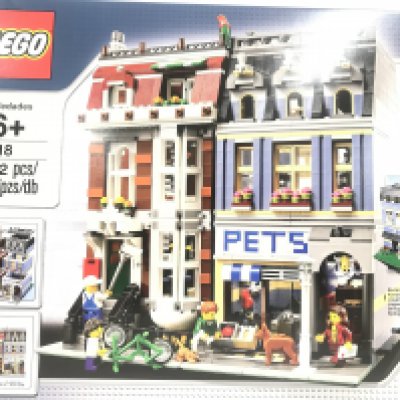 A Boxed And Sealed Lego Creator Pet Shop #10218.