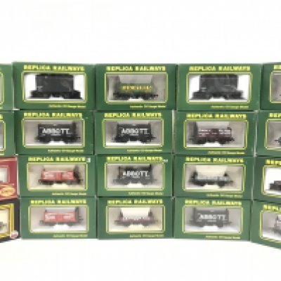 A Collection of Boxed 00 Gauge Wagons By Replica Railways.