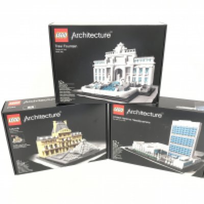 3 boxed and sealed Lego sets. To include United Nations Headquaters 21018. Louvre 21024. Trevi Fountain 21024. No reserve.