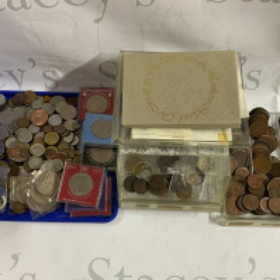 A mixed collection of British and world coinage.