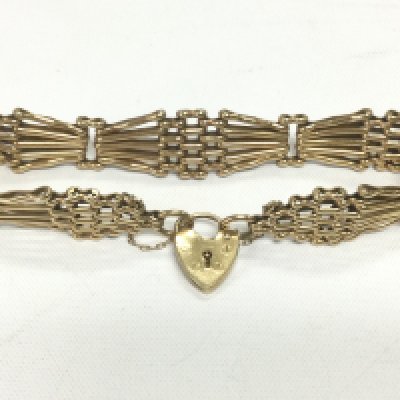 A 9ct gold bracelet, approx 21g. Shipping category A.