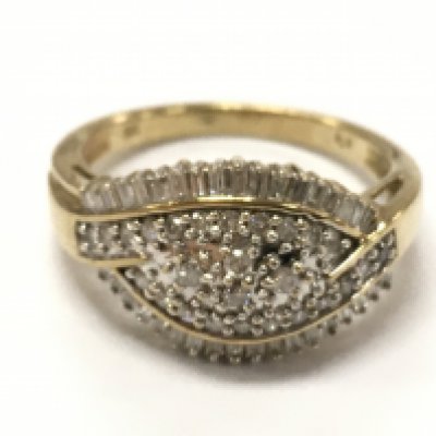 9ct gold diamond cluster ring, 4g total weight. Size P. Postage category A