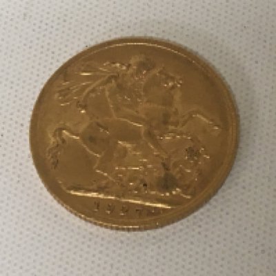 A Gold George V 1927 sovereign