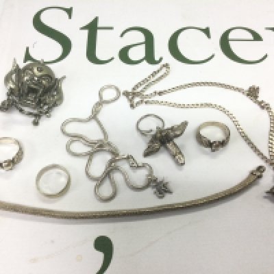 A small collection of silver jewellery. Shipping category A.
