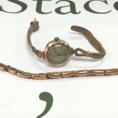 A 9ct gold cased ladies watch. Shipping category A.