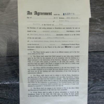 Charlton Athletic 1958/59 Football Contract: Issued and signed by Ronnie White. Excellent.