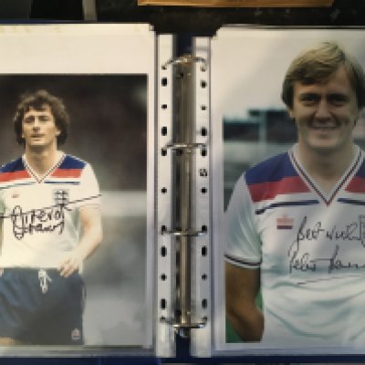 England Signed Football Photos: Majority are 12 x 8 inch in collectors folder. Includes Shilton, Hoddle, Brooking, Keegan, Pearce, Barnes, Ince, Parker, Shearer, Dorigo, Banks, Hurst, Le Tissier and more. There are also unsigned photos of England players plus 4 signed famous sports people. 70 photos of which 50 are signed.