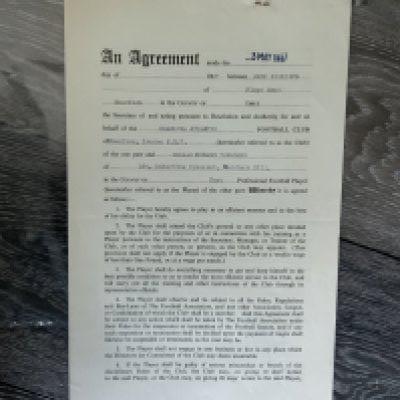 Charlton Athletic 1957/58 Football Contract: Issued and signed by Don Townsend father of Andy Townsend. Excellent.