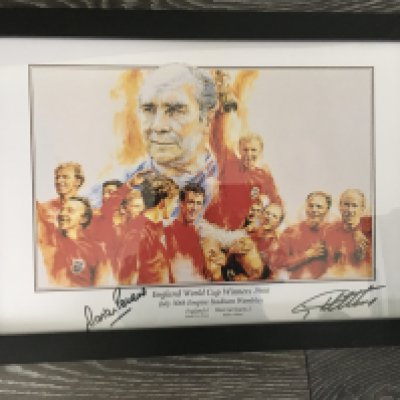 Hurst + Peters Signed England 1966 Football Memorabilia: Red long sleeve England final replica shirt and an attractive framed print both items hand signed by the winning goalscorers. Frame easily removed from print for sending.