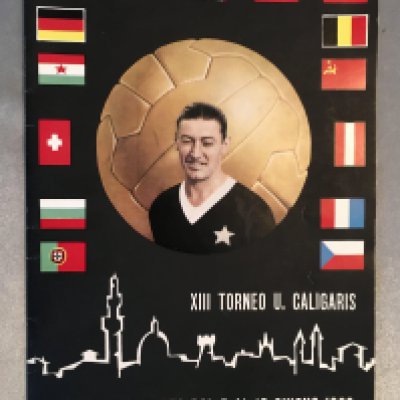 1969 West Ham Youth Football Tournament Programme: Excellent condition large attractive brochure with team groups of participating teams including Juventus, CSKA, Inter Milan, Torino, West Ham and others. Rare item brought home by a West Ham player who played in the Italian tournament.