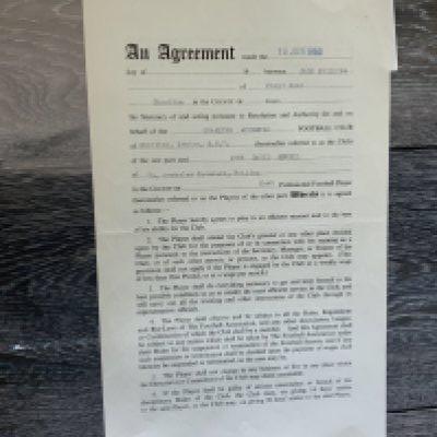 Charlton Athletic 1960/61 Football Contract: Issued and signed by John Sewell. Excellent.