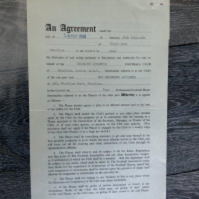 Charlton Athletic 1960/61 Football Contract: Issued and signed by Roy Matthews. Excellent.