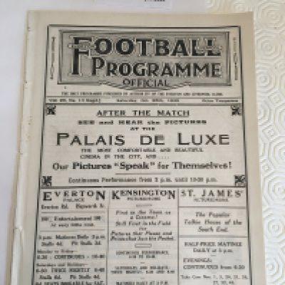 30/31 Everton v Tottenham Football Programme: Ex bound 2nd division programme in very good condition with no team changes.