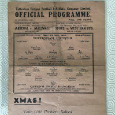 42/43 Tottenham v QPR Football Programme: Fair condition single sheet league match with no team changes. Folding.