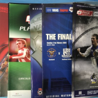 Big Match Football Programmes: Nearly all A4 size modern finals including Play Offs LDV Vans, Johnstones Paint, Freight Rover, Auto Windscreens, Leyland Daf, FA Trophy, FA Vase, Simod Cup and more. Excellent. (115)
