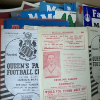 Scottish Football Programmes: Mainly 70s onwards in excellent condition with instructions to sell. (Box)