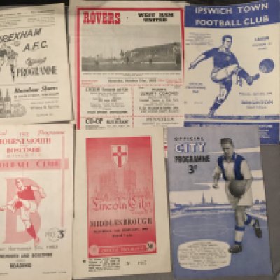 1950s Football Programmes: 53/54 Doncaster v West Ham, Bournemouth v Reading, Wrexham v Rochdale + mid 50s homes for Lincoln Brighton and Ipswich. Very good. (6)