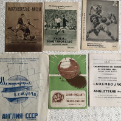 1956 Sweden v England Football Programme: Excellent condition programme with no team changes, staples removed not rotted away.