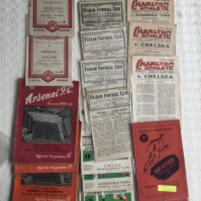 London Club 1940s Home Football Programmes: Charlton Fulham Arsenal and Brentford programmes in overall fair condition from post war up to 49/50. (22)