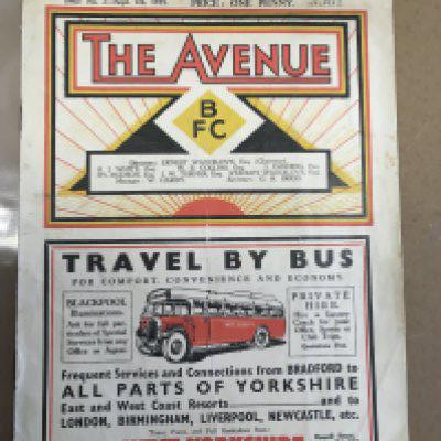 35/36 Bradford Park Avenue v Sheffield United Football Programme: Very good condition league match with no team changes. Fold.