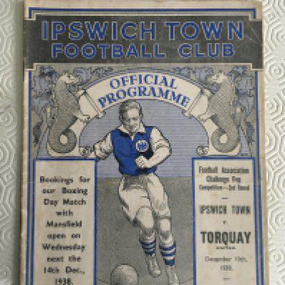 38/39 Ipswich Town v Torquay FA Cup Football Programme: Good condition programme with no team changes.