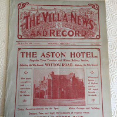1913 - 1914 Aston Villa v West Brom Football Programme: Ex bound 1st division programme in good condition with no team changes. Has a full page West Brom team group. Covers present and intact.