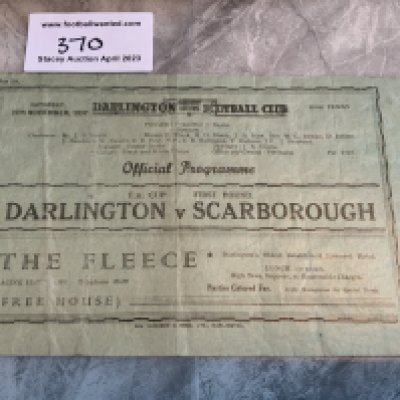 1937 - 1938 Darlington v Scarborough FA Cup Football Programme: Good condition with no team changes. Fold.