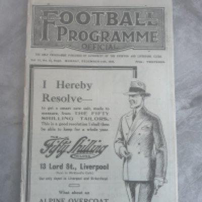 1928 - 1929 Liverpool v Burnley Football Programme: Excellent condition ex bound with one team change. Covers present.