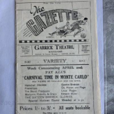 1933 - 1934 Southport v Crewe Alexandra Football Programme: Excellent condition with no team changes. Light fold.