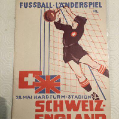 1952 Switzerland v England Football Programme: Near mint condition programme with one team change inside.
