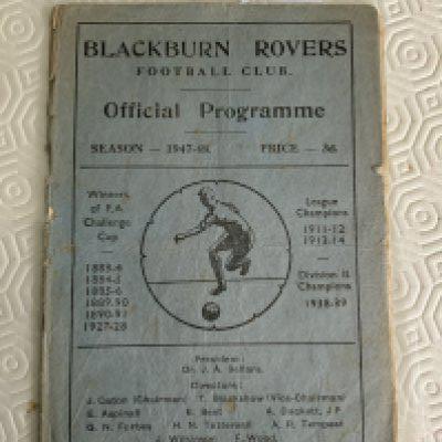47/48 Blackburn Rovers v Chelsea Football Programme: Hardest to obtain post war Chelsea away programme in the league. Programme is a bit tatty especially to spine and has team changes. Staple removed not rotted away.