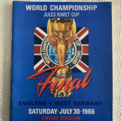 1966 World Cup Final Football Programme: Original England v West Germany programme in near mint condition with no team changes.