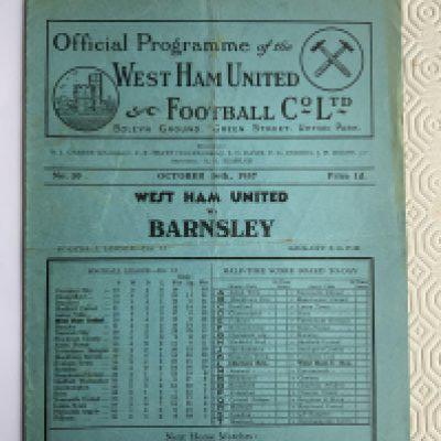 37/38 West Ham v Barnsley Football Programme: Good condition league match with no team changes.