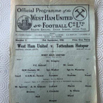 42/43 West Ham v Tottenham Football Programme: Single sheet in fair/good condition with folding and a few tiny nicks to border. No team changes.