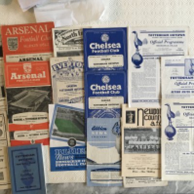 Tottenham Away Football Programmes: 49/50 Everton FA Cup, Luton, 52/53 Preston then mostly later 50s with some London clubs. C/W 3 homes including 51/52 Huddersfield and a 54/55 handbook. Good. (34)