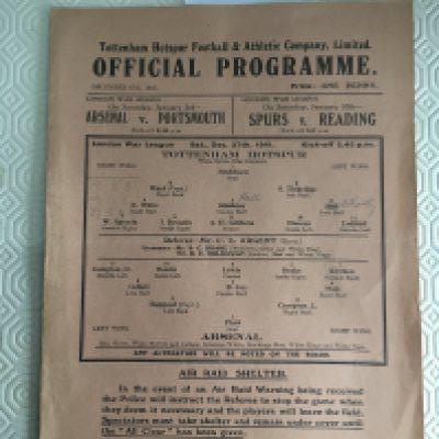 41/42 Tottenham v Arsenal Football Programme: Good condition single sheet league match with pencilled team changes.