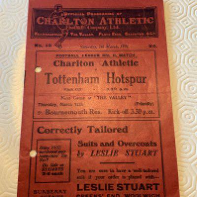 30/31 Charlton v Tottenham Football Programme: Good condition although hole punched. No team changes.