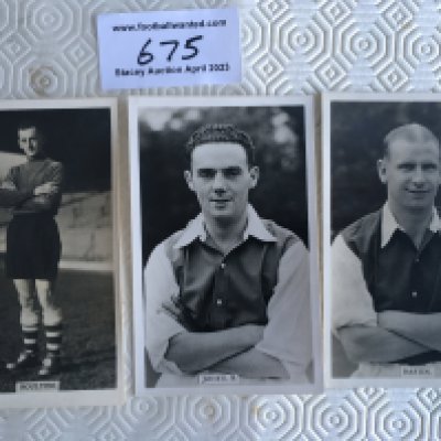 Arsenal Pre War Football Player Postcards: Good condition postcards with press stamps to rear. Three individual players include B Jones Boulton and Bastin. One has evidence or previously being stuck down. (3)