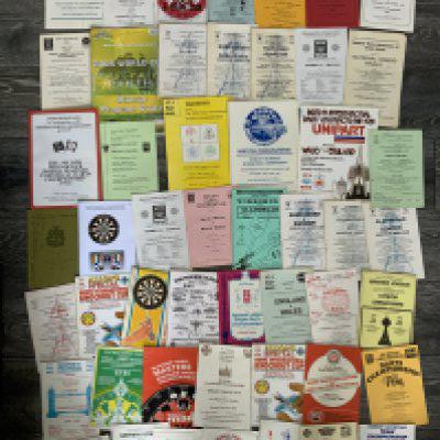 Dart Programmes: From the 70s onwards to include World Finals Internationals World Masters British Gold Cup Representative Games Inter Counties and more. Noted 1974 NDA Pairs finals, 1975 World Masters 1974 NOTW final. Over 100 with results often filled in. Good condition.