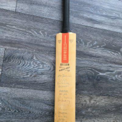 1970s Kent Signed Cricket Bat: Excellent full size Gray Nichols bat signed by a very good agent team to include Graham Dilley Chris Tavare John Shepherd Alan Knott Colin Cowdrey Graham Johnson Richard Hills Charles Rowe and 6 others.