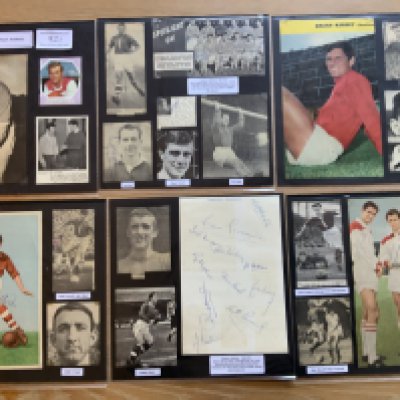 Charlton Athletic 1940s 1950s 1960s Football Autograph Collection: Stunning private collection all pre 1970 from various publications. All signatures are identified and laid down with photo corners on 12 x 12 inch card and easily removable. 39 pages to include 2 fully signed team groups, 4 signed autograph pages, 4 signed original press photos and 164 various sized pictures to include 18 A4. 120 different player signatures including Johnny Summers, Stuart Leary, Charlie Vaughan, Jimmy Seed, Don Townsend, Billy Bonds, Len Glover, Don Welsh, Syd O'Linn, Frank Lock, Marvin Hinton, Mike Bailey, Eddie Firmani, Benny Fenton etc. (280+)