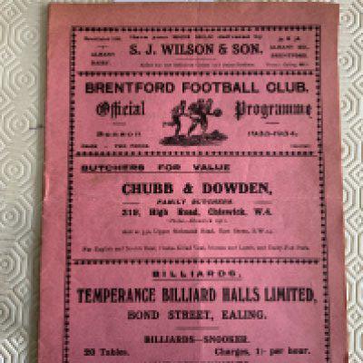 33/34 Brentford v Lincoln City Football Programme: Very good condition last home league match with no team changes. Lincoln relegated.