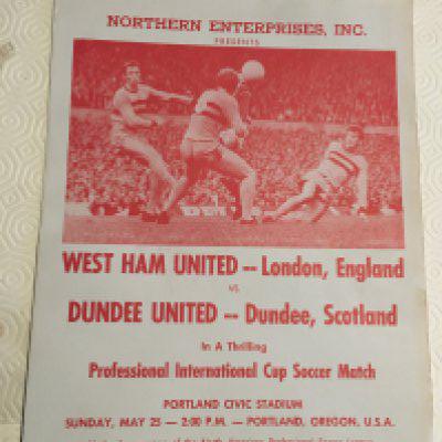 1969 Dundee United v West Ham USA Tour Football Programme: Excellent condition with no folds or writing. Incredible 8-2 win for the Hammers in Oregon.