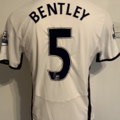 Tottenham 2008 - 2009 Match Worn Football Shirt: White short sleeve with Premiership badging to arms and number 5 Bentley to rear.