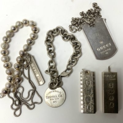 A small collection of Designer style sterling silver jewellery. (A) approx 155.7g