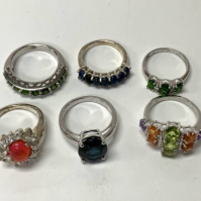 6 sterling silver and gem set rings. (Various sizes) (A)