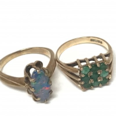 Two 9carat gold rings set with green stones and an opal doublet weight 6.5g