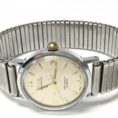 A vintage Oris 15 jewel anti shock stainless steel watch, 33mm case (seen working )